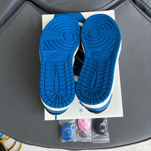Travis Scott Jordan 1 Fragment Lows - Picture 6 of 11
